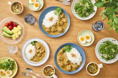 【株式会社プレス・オールターナティブ】「カレーの壺」レトルトシリーズリニューアル新商品撮影・フードスタイリング・動画制作のイメージ
